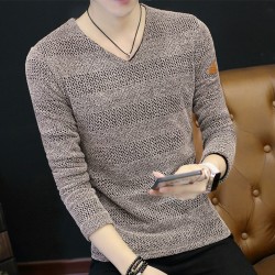 ເສື້ອຍືດແຂນຍາວຂອງຜູ້ຊາຍຄໍ V ອົບອຸ່ນເທິງດູໃບໄມ້ລົ່ນແລະລະດູຫນາວບວກກັບ velvet ຫນາແຫນ້ນຂອງຜູ້ຊາຍ trendy wool ເຄື່ອງນຸ່ງຫົ່ມດູໃບໄມ້ລົ່ນ knitted bottoming shirt
